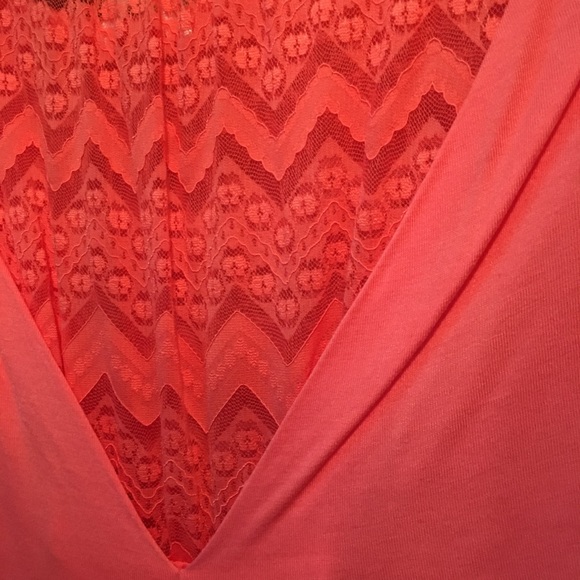 Pink top - Picture 5 of 5